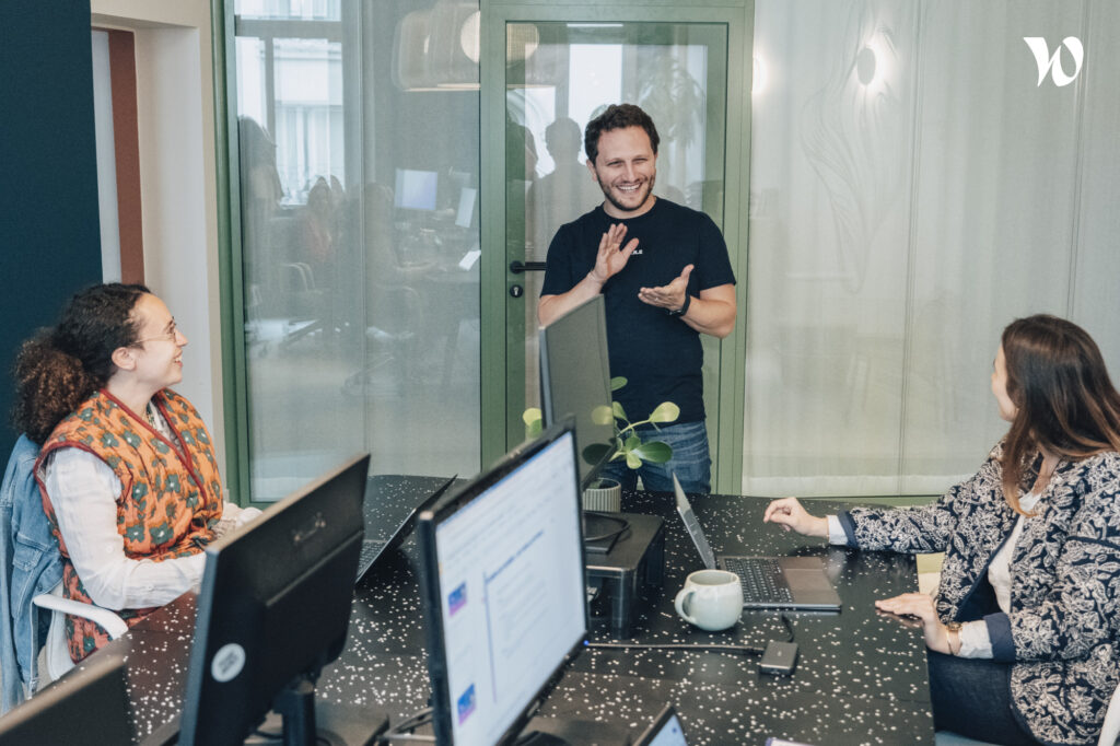 FUTURE AGENCY 2000 49