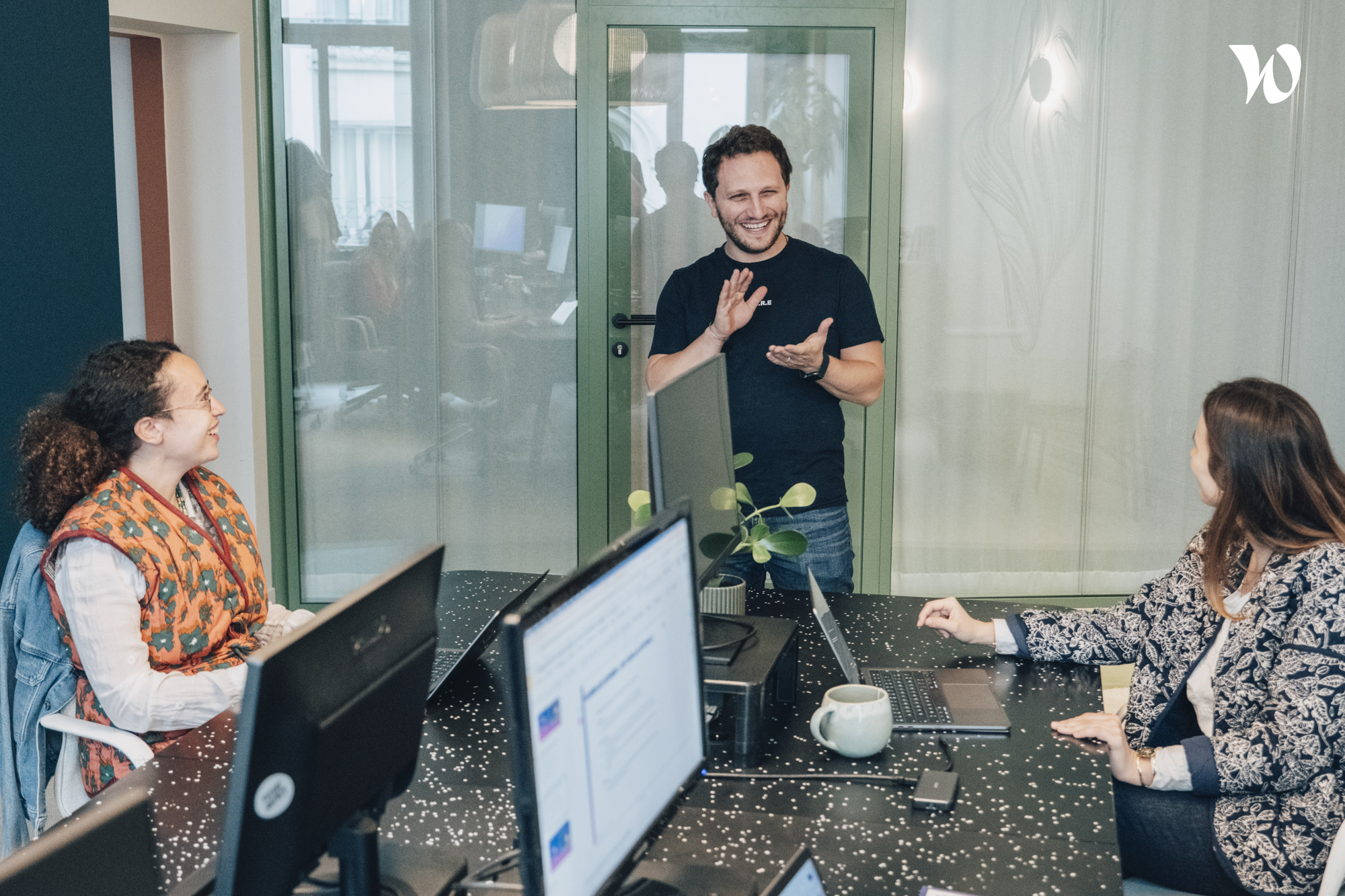 FUTURE AGENCY 2000 49