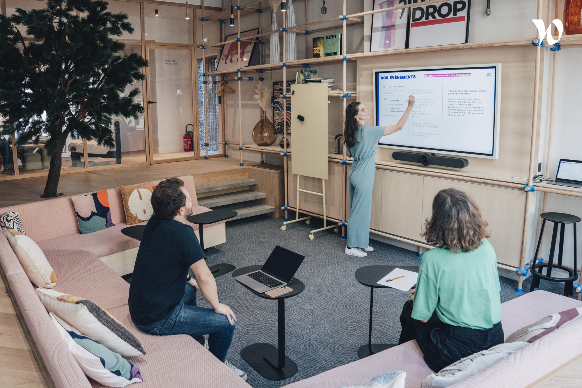 FUTURE AGENCY 2000 9